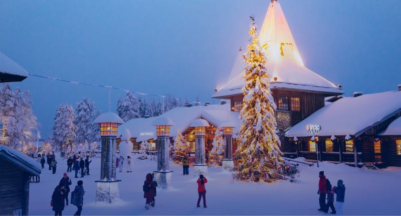 Rovaniemi&nbsp;keindahan bangunan bersalju di Finlandia.
