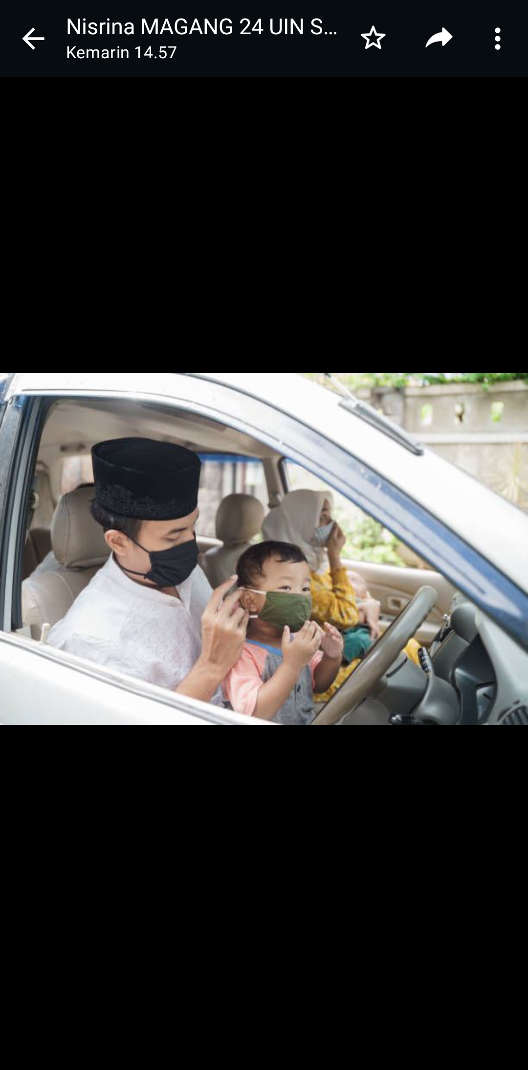 Ilustrasi membaca doa ketika hendak berpergian.