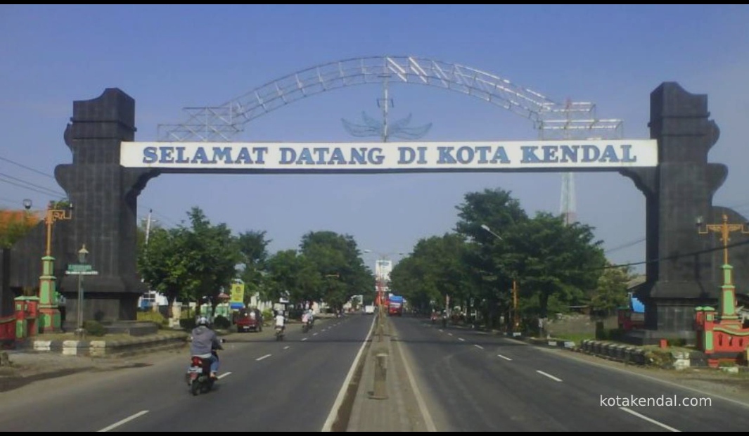 Gerbang masuk ke Kota Kendal