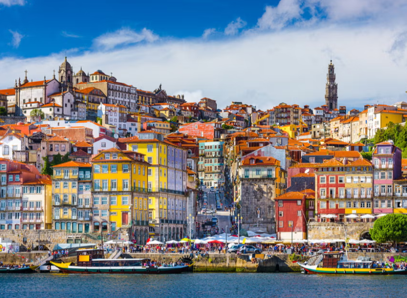 Porto merupakan kota kedua terbesar di Portugal yang menyimpan pesona luar biasa.