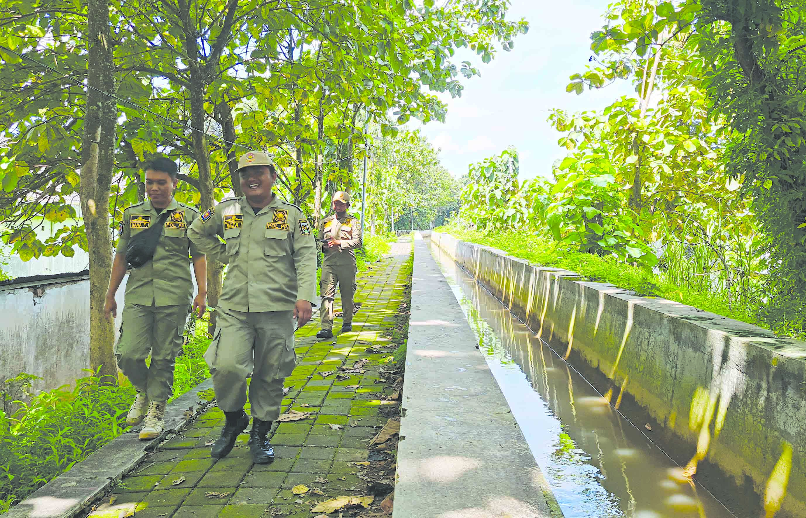 SEPI: Inilah lokasi dua siswa yang diduga melakukan tindak asusila. Tepatnya di tepi Sungai Plengkung, Kota Magelang. (NAILA NIHAYAH/RADAR JOGJA)