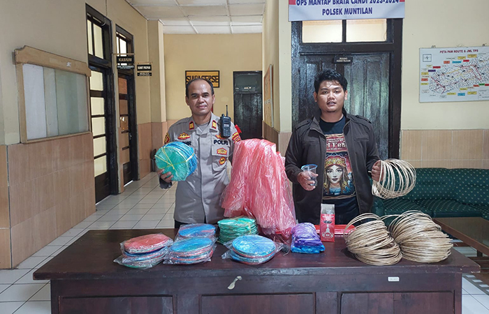DISITA: Inilah ratusan balon udara serta bahan baku pembuatannya yang telah disita oleh polisi dari tangan LMH.Muthohir untuk Radar Jogja
