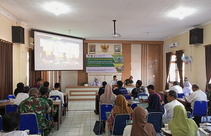 RAKOR : Distapang Kebumen menggelar rapat koordinasi akselerasi program pertambahan areal tanam. Pertemuan ini membahas ancaman dan upaya menghadapi krisis pangan. (M Hafied/Radar Jogja)