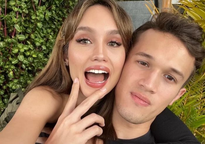 Cinta Laura dan Arya Vasco Makin Lengket dengan Memperlihatkan Keromantisan