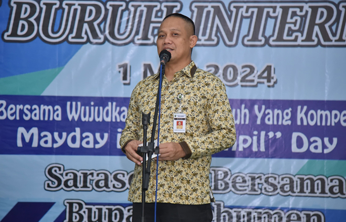 HARI BURUH : Bupati Kebumen Arif Sugiyanto menghadiri peringatan Hari Buruh atau May Day di Gedung PLUT Kebumen. (Dokumentasi Prokopim Kebumen)