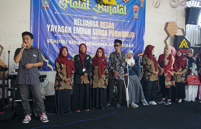 Perwakilan pasien dari 16 kecamatan di Kabupaten Purworejo berbagi kisah dalam acara halal bi halal keluarga besar Yayasan Embun Surga Purworejo, pada Sabtu (5/5).