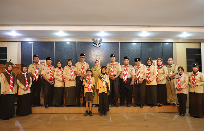 Bupati Purworejo Yuli Hastuti saat melepas kontingen Pramuka Siaga Kabupaten Purworejo di ruang Arahiwang kompleks Kantor Bupati Purworejo pada Selasa (21/5).