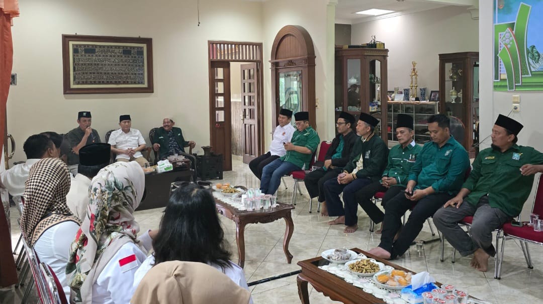 KOMUNIKASI: Pertemuan DPC PKB Purworejo dan DPC Gerindra Purworejo untuk bersilaturahmi dan berkomunikasi politik jelang Pilkada 2024, Sabtu (25/5).&nbsp;(ISTIMEWA)