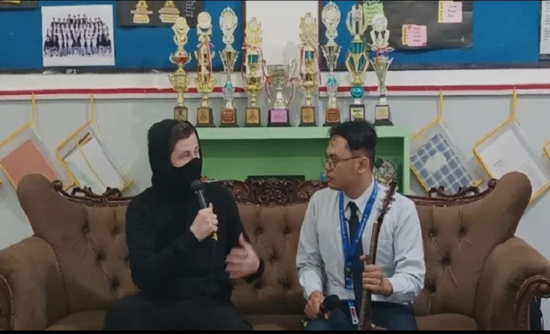 Alan Walker menemui Tri Adinata