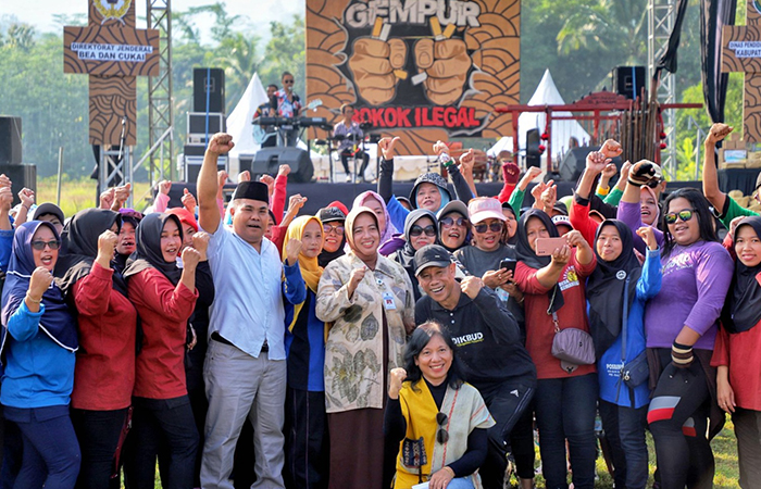 AKTIF: Even sosialisasi gempur rokok ilegal oleh Dindikbud Purworejo di Kecamatan Bagelen, Jumat (31/5) lalu.