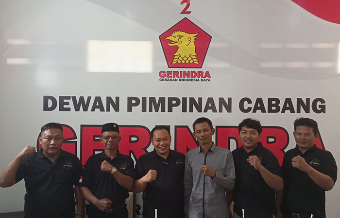 KOMPAK : Para kader Partai Gerindra Kebumen meminta kandidat bakal calon wakil bupati (bacawabup) dari kalangan internal partai. (M Hafied/Radar Jogja)