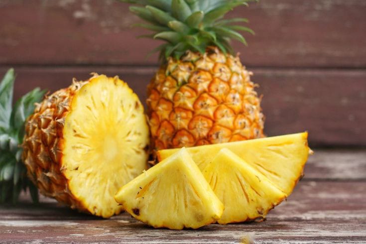 Buah nanas. ( pinterest )