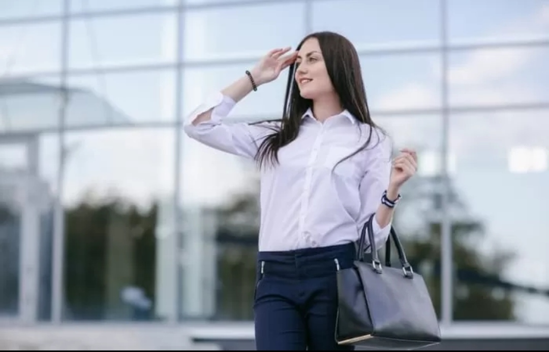 Ilustrasi perempuan berkelas, high value
