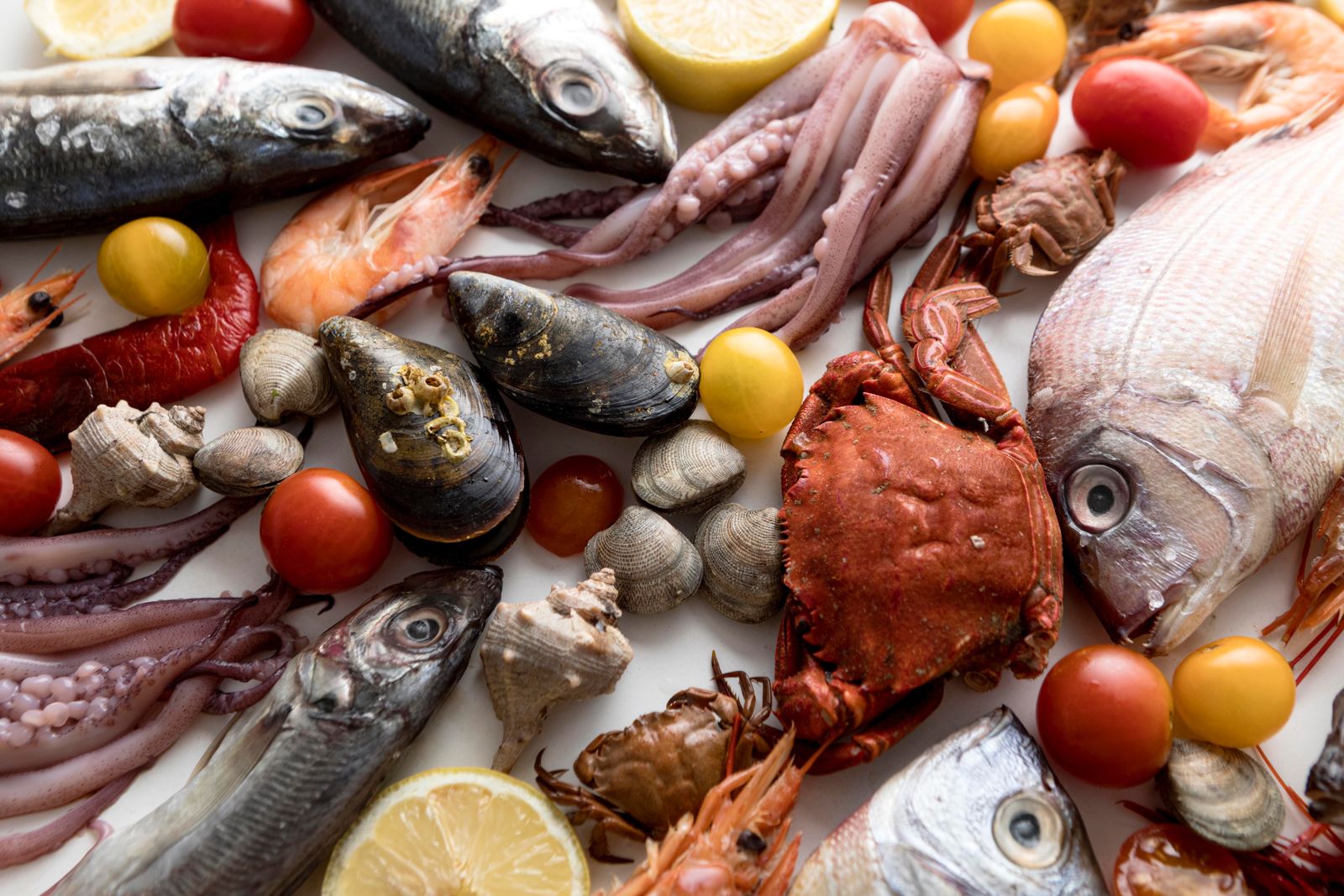 ilustrasi seafood sebagai salah satu makanan mengandung purin