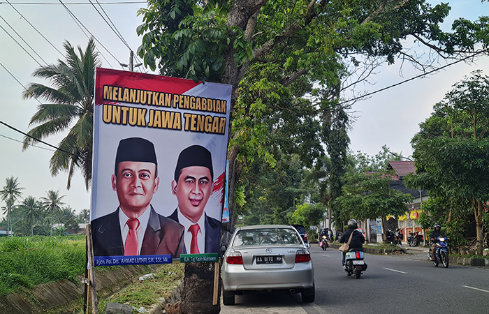 MEJENG: Spanduk bergambar Kapolda Jateng Irjen Pol Ahmad Luthfi dan eks Wagub Jateng Taj Yasin Maimoen bertebaran di Magelang.NAILA NIHAYAH/RADAR JOGJA
