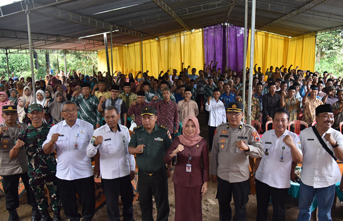 KOMPAK : Wakil Bupati Kebumen Ristawati Purwaningsih menghadiri peningkatan kapasitas Ketua RT dan RW di Kecamatan Poncowarno. Kegiatan ini sekaligus sebagai wadah menyerap aspirasi.