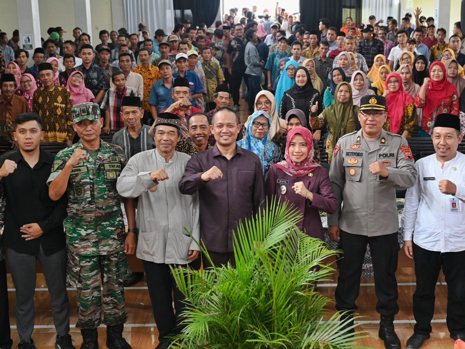 KOMITMEN : Bupati Kebumen Arif Sugiyanto saat acara peningkatan kapasitas lembaga kemasyarakatan desa di Kecamatan Kutowinangun.&nbsp;(Dokumentasi Prokopim Kebumen)