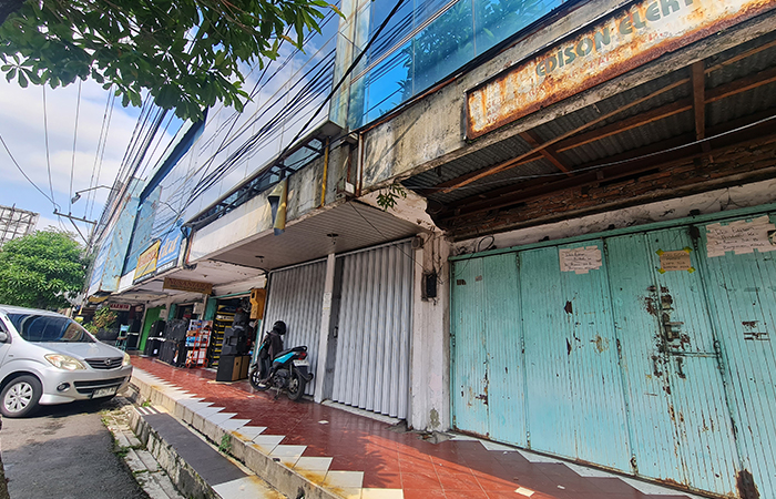 BEROPERASI: Pemkot berencana untuk menata ulang kawasan Shopping Center di depan Pasar Rejowinangun.NAILA NIHAYAH/RADAR JOGJA