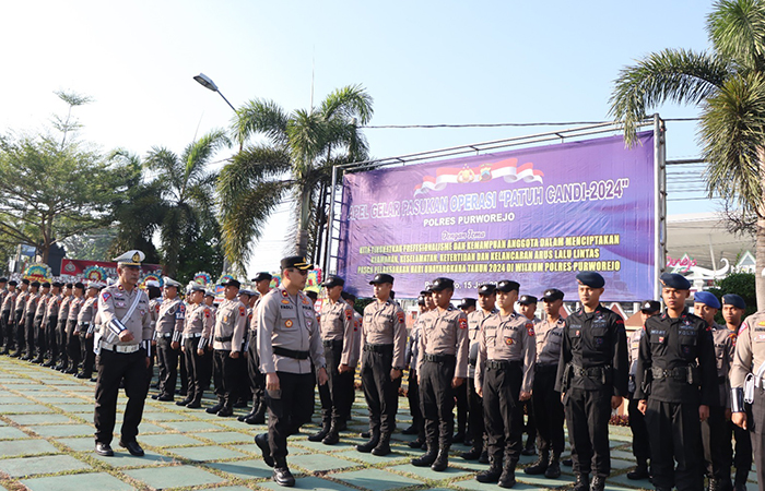 Apel gelar pasukan Operasi Patuh Candi 2024 di lapangan Mapolres Purworejo pada Senin (17/5).Polres Purworejo untuk Radar Jogja