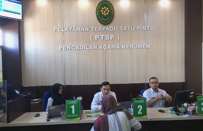 Panitera Pengadilan Agama (PA) Kebumen Sultan Hakim. (M Hafied/Radar Jogja)