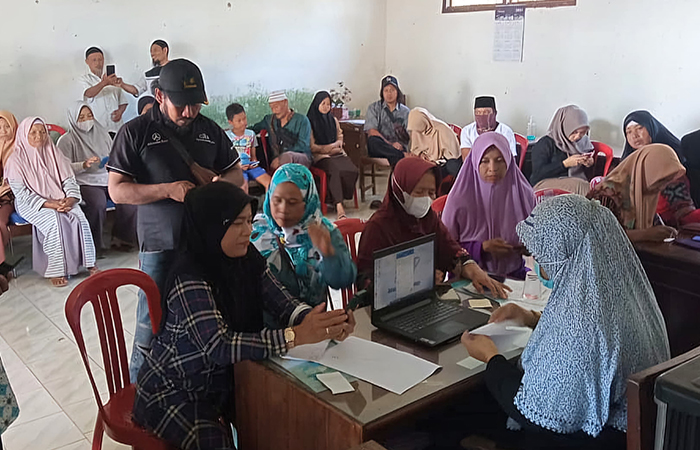 Suasana aktivasi IKD di salah satu desa di Kabupaten Purworejo.