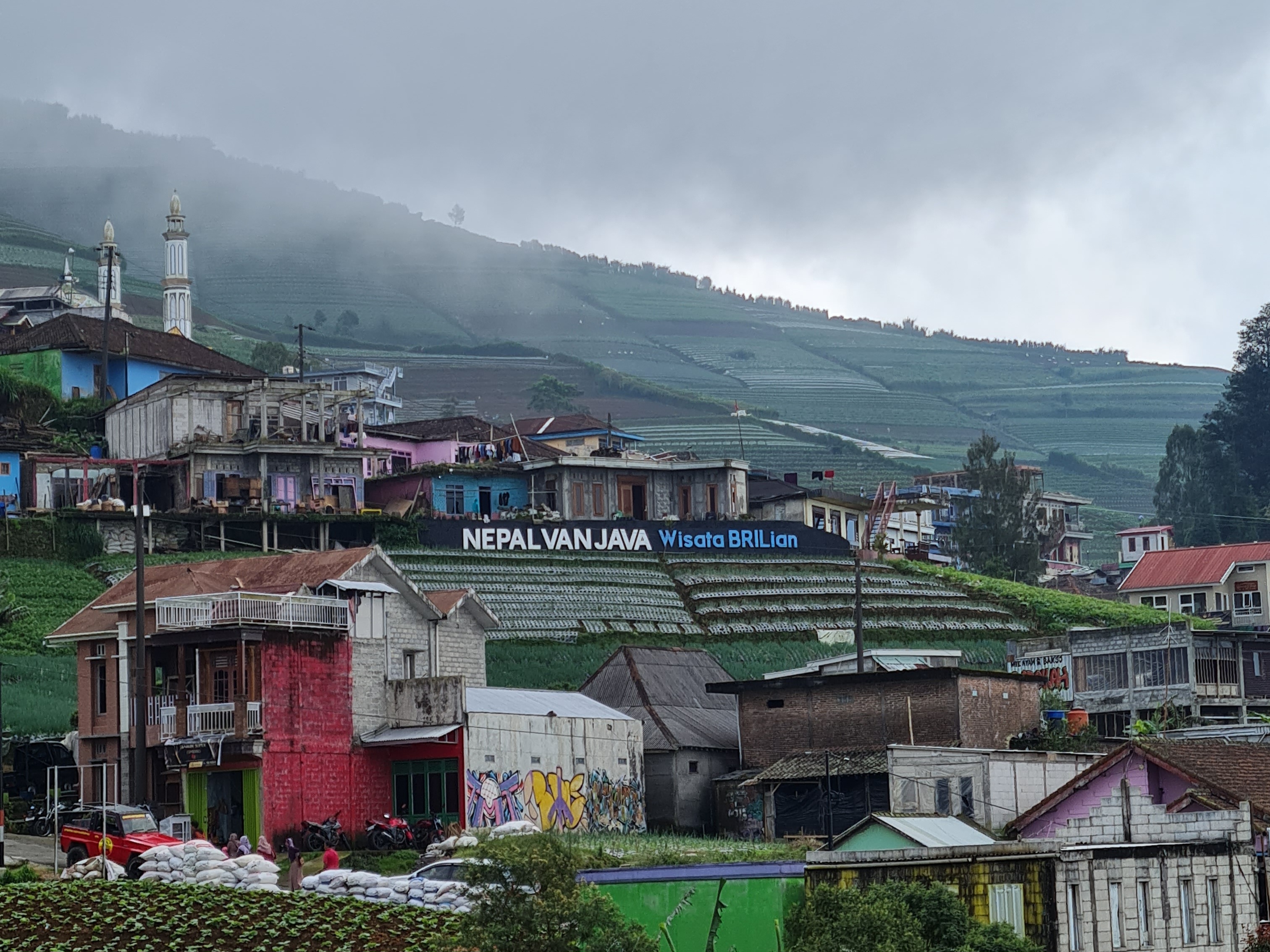 Ardee Van Java Perayaan HUT RI dan Saparan, Nepal Van Java Libur Lima Hari - Radar ...