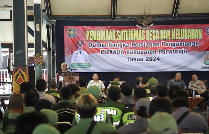 Anggota Linmas di Kabupaten Purworejo dipersiapkan untuk hadapi Pilkada Serentak 2024.