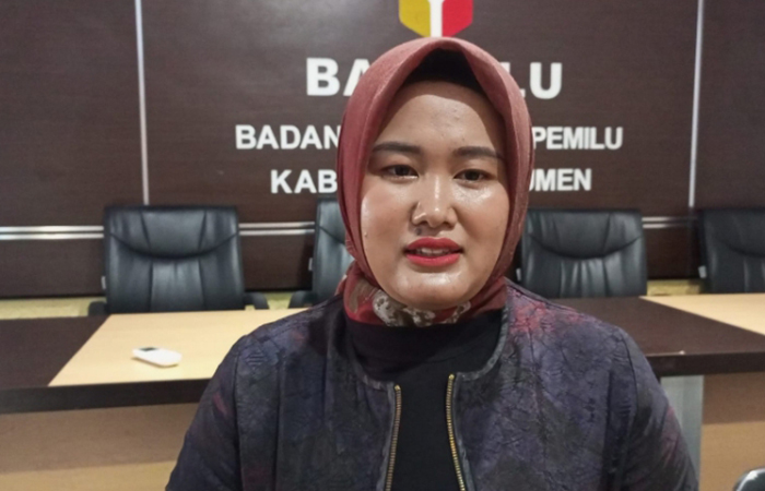 Anggota Bawaslu Kebumen Eka Rohmawati. (M Hafied/Radar Jogja)