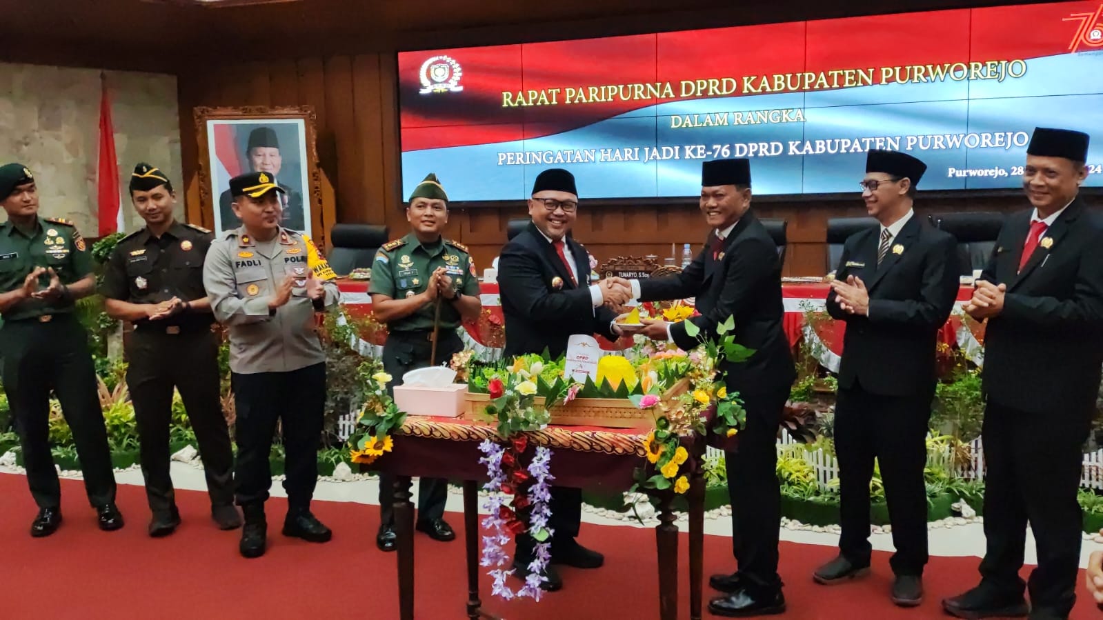 Suasana rapat paripurna DPRD Purworejo dalam rangka peringatan Hari Jadi ke-76 DPRD Purworejo, Senin (28/10).  &nbsp;
