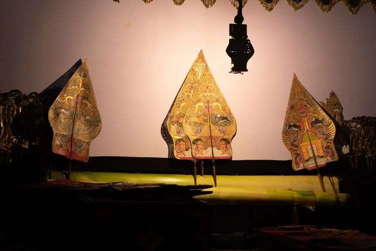 Gunungan, Wayang Purwa yang Penuh Makna Kehidupan.