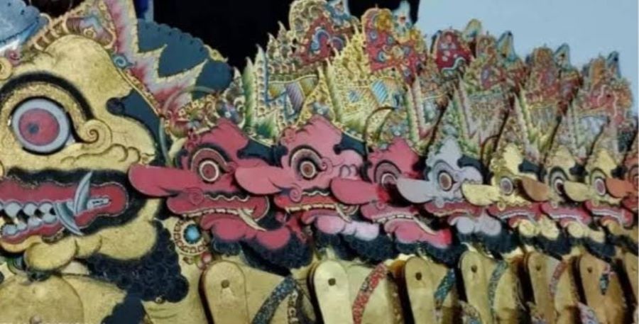 Wayang Show dan Campur Sari.