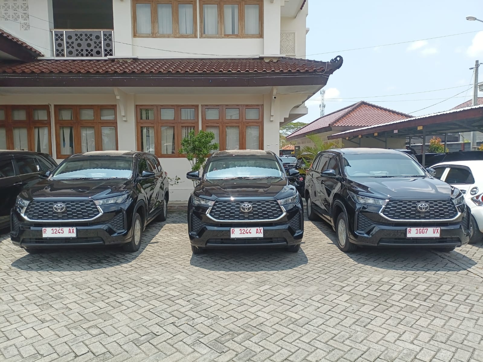 Mobil dinas baru pimpinan DPRD Kebumen