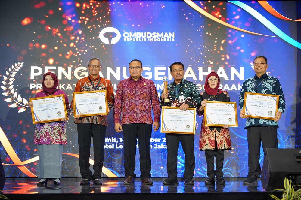 Dok: Prokompim Kota Magelang  &nbsp;  PRESTASI: Pjs wali Kota Magelang saat menerima penghargaan dari Ombudsman RI terkait Kepatuhan Penyelenggaraan Pelayanan Publik 2024 di Hotel Le Meridien Jakarta, Kami