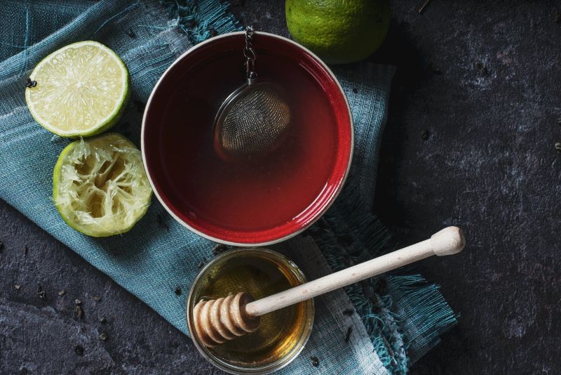 minuman herbal dengan perasan jeruk dan tambahan madu.