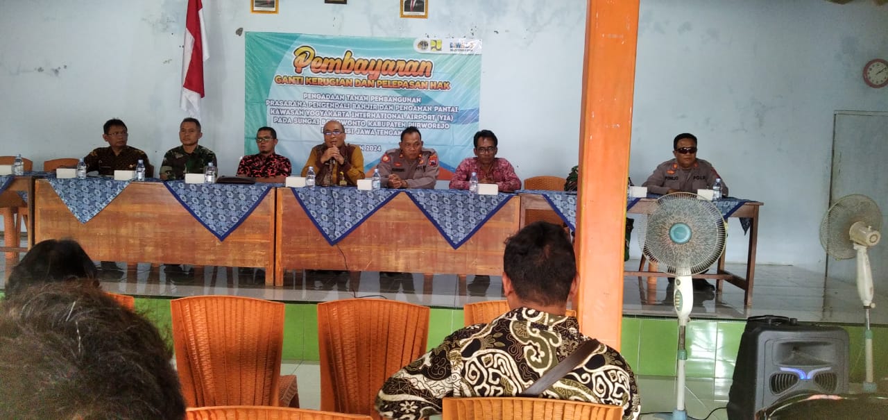 Warga Purworejo terdampak proyek pengendali banjir dan pengamanan pantai kawasan YIA terima UGR.  &nbsp;