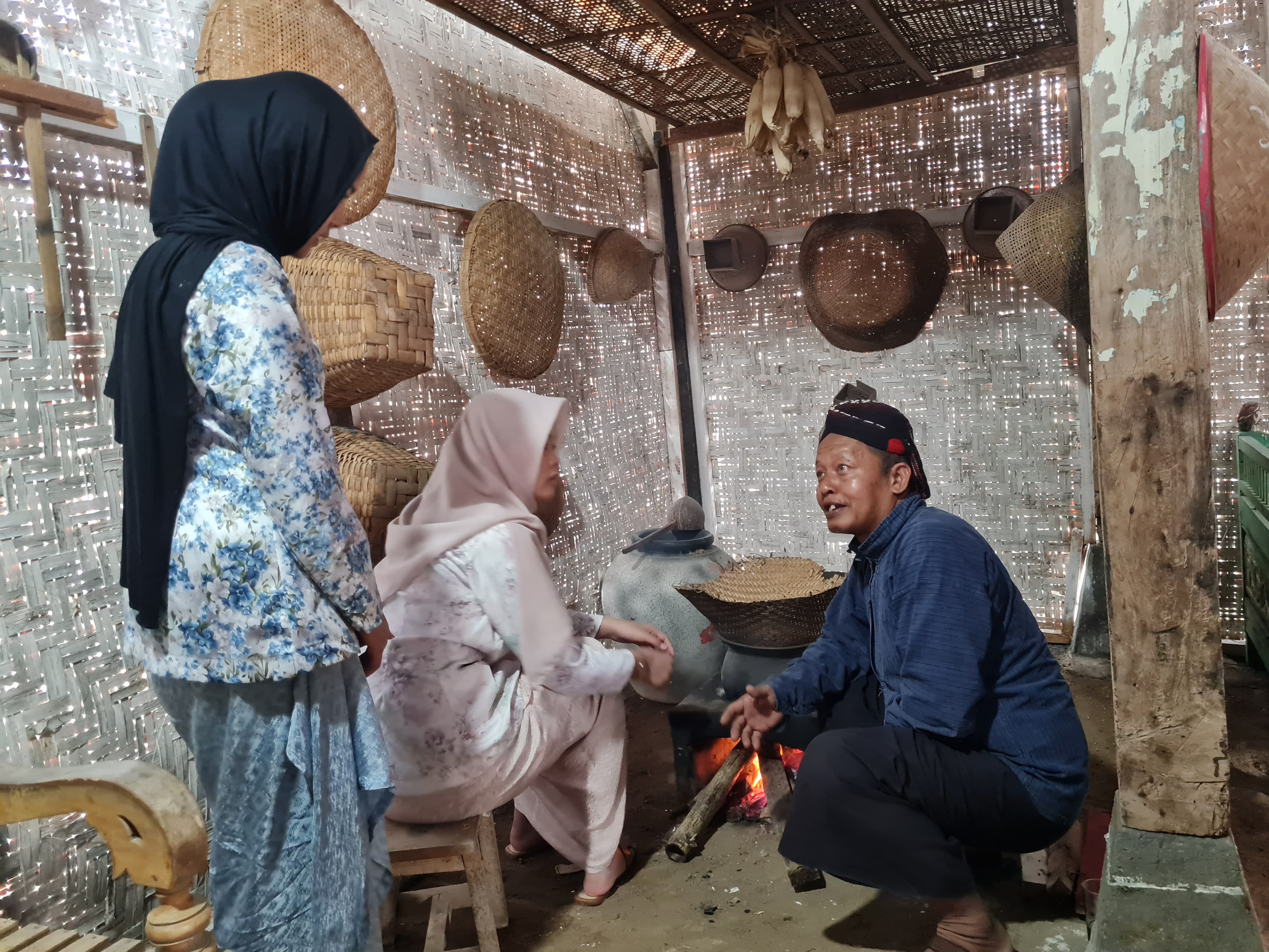 &nbsp;  HISTORIS: Museum Desa dan Galeri Seni Borobudur resmi dibuka dan menjadi daya tarik baru bagi wisatawan, Kamis (26/12).