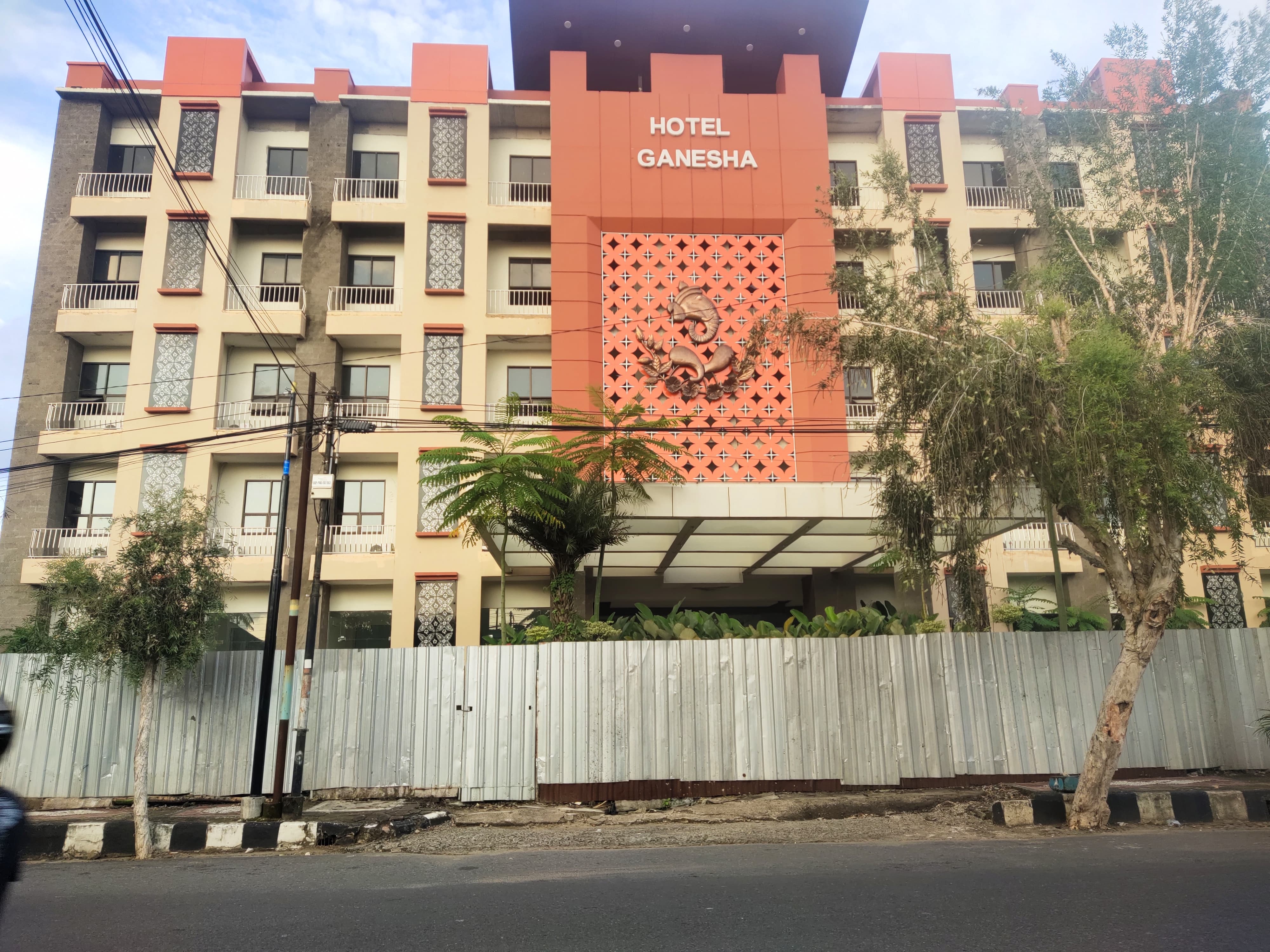 Suasana proyek Hotel Ganesha Purworejo yang berada di Jalan Kolonel Sugiono.