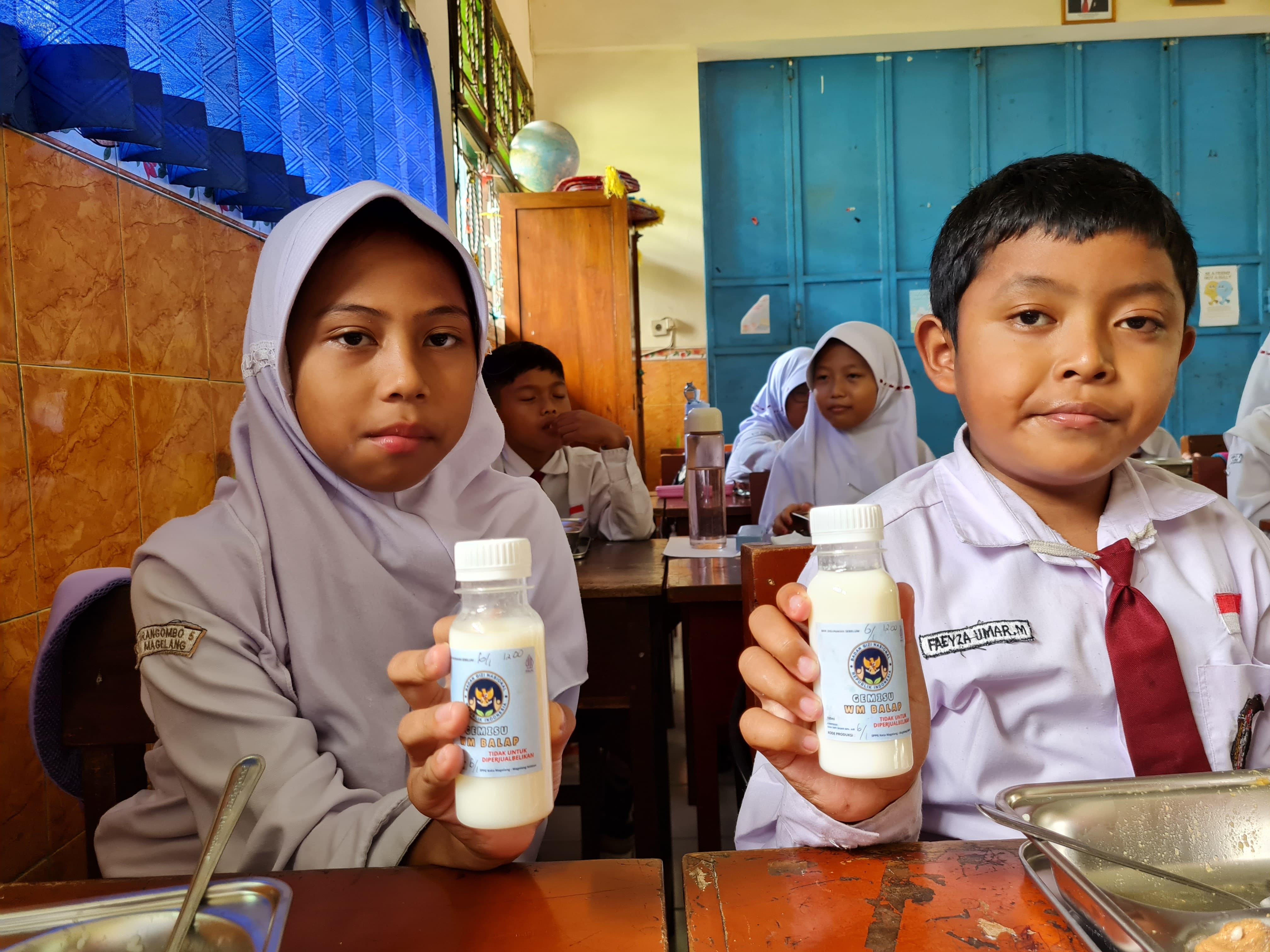 NAILA NIHAYAH/RADAR JOGJA  BERNUTRISI: Susu yang digunakan sebagai menu utama program MBG merupakan buatan UMKM Kota Magelang.  &nbsp;