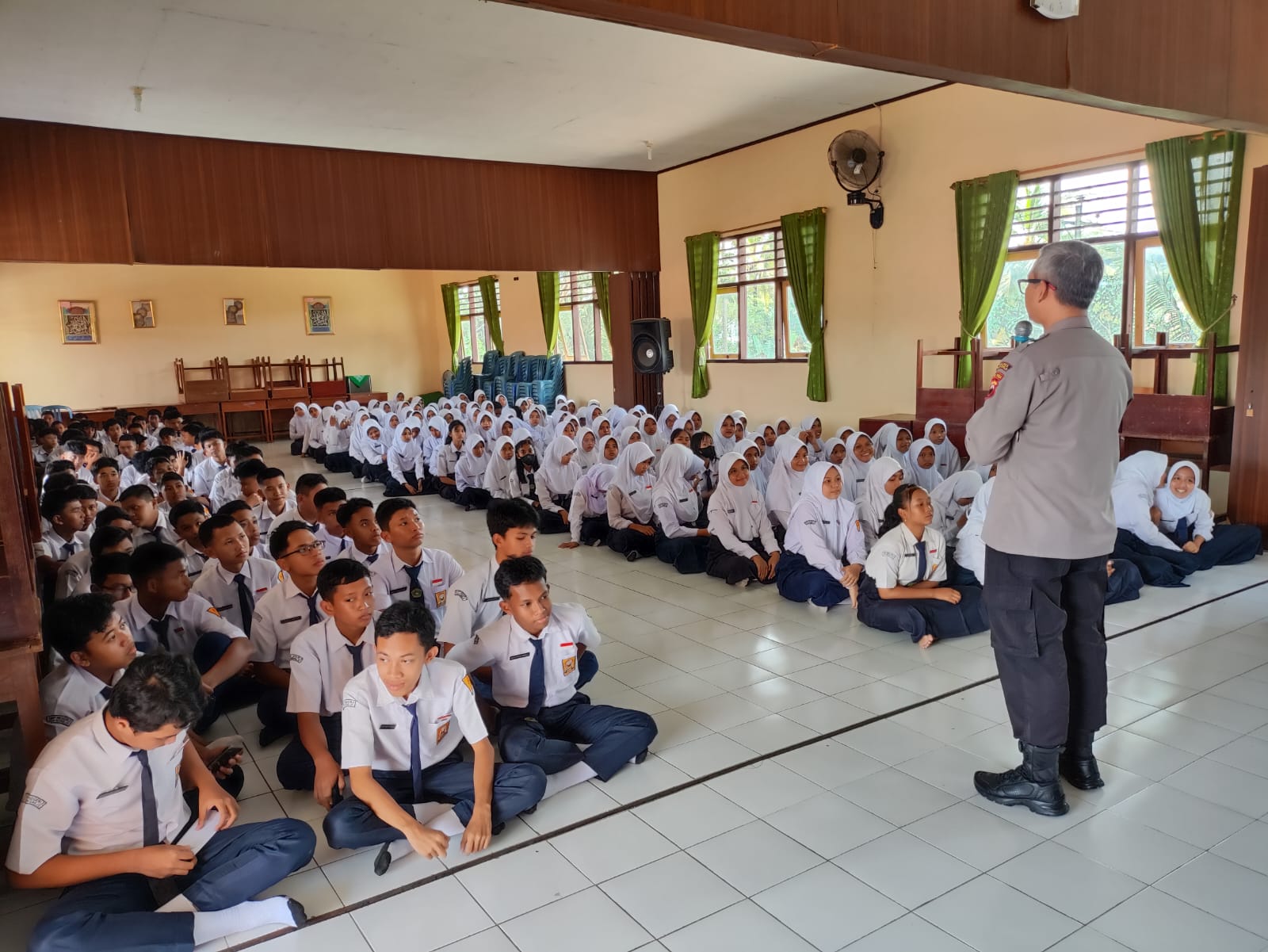 Humas Polres Purworejo untuk Radar Jogja Pelajar SMP di Kabupaten Purworejo saat mendapatkan sosialisasi terkait SMA Kemala Taruna Bhayangkara dari Polres Purworejo beberapa waktu lalu.
