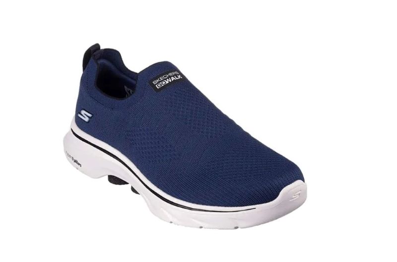 Rekomendasi sepatu Hoka terlaris 2025.