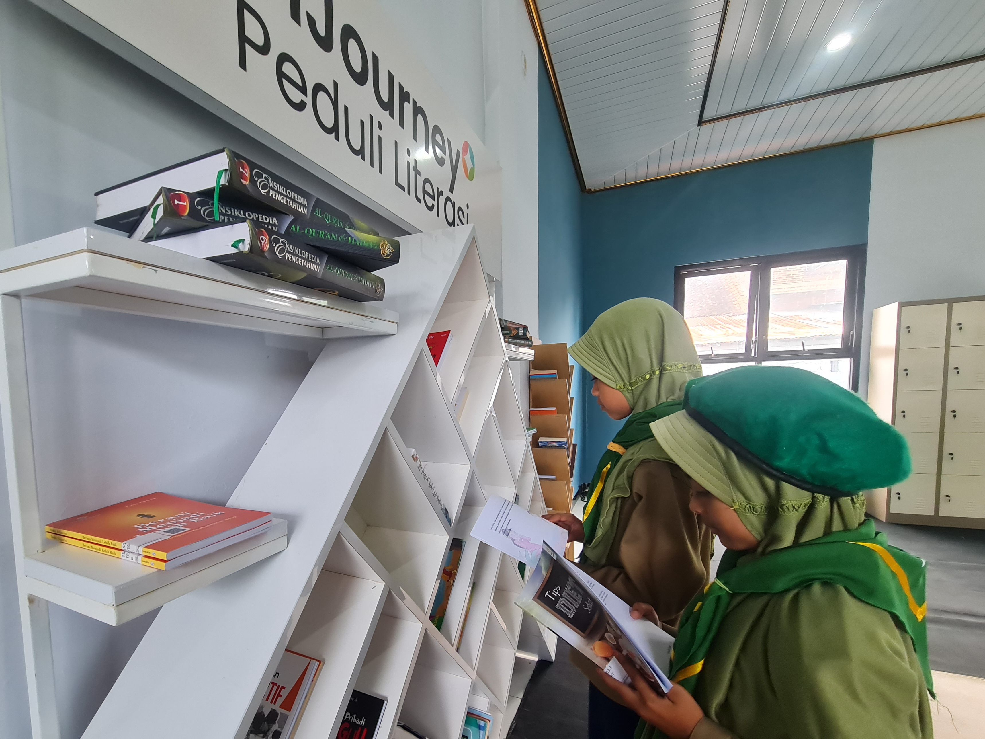 TERTATA: Perpustakaan di SD Muhammadiyah Borobudur kini semakin tertata dan nyaman.