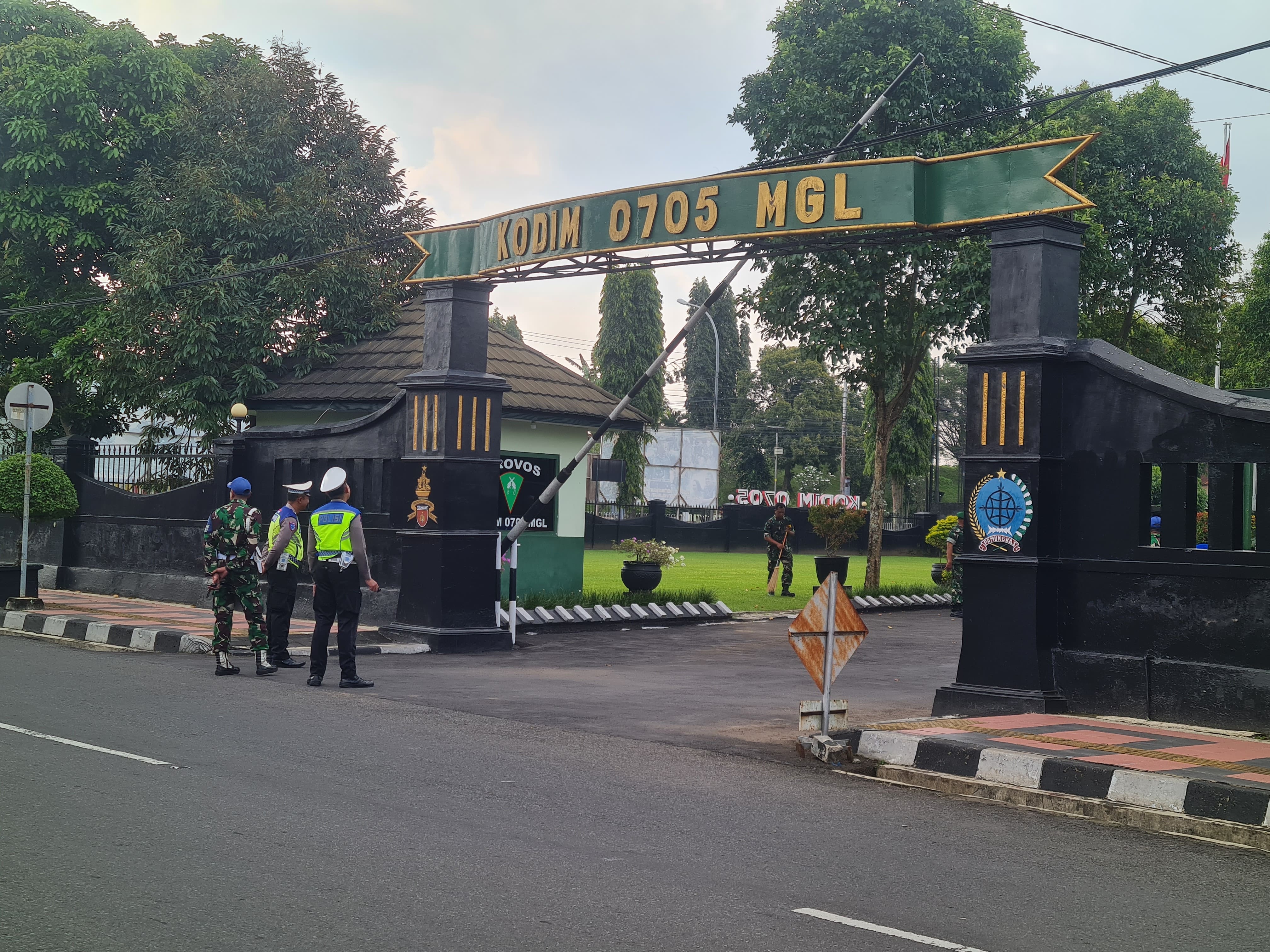 NAILA&nbsp;NIHAYAH/RADAR JOGJA  Ilustrasi suasana Kodim 0705/Magelang usai audiensi dengan perwakilan anggota GPK Aliansi Tepi Barat, Senin (2/6).