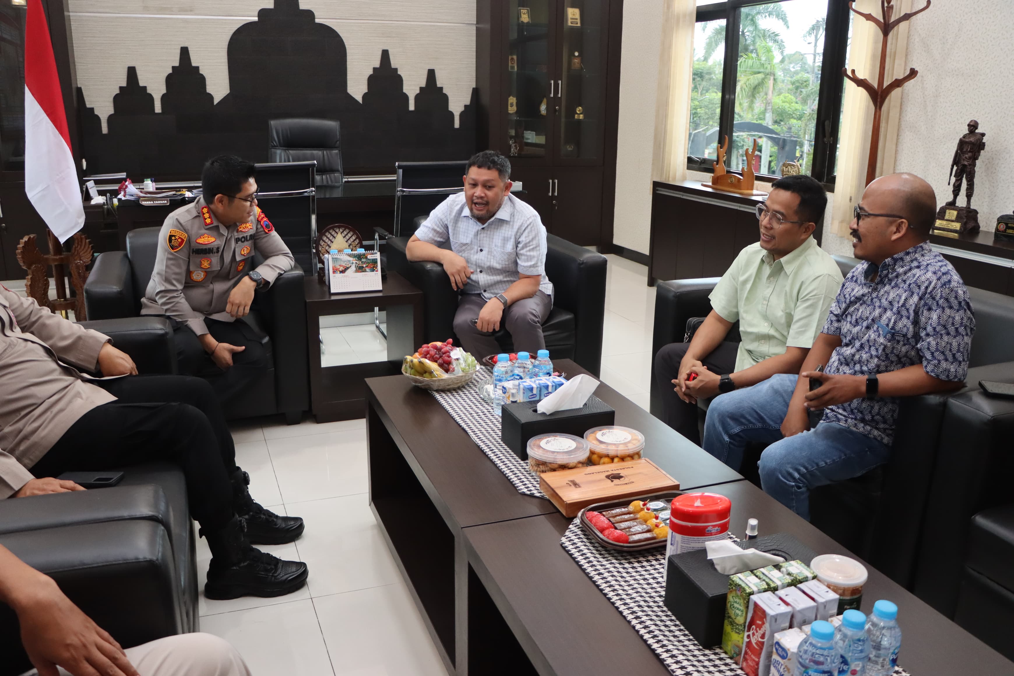 Komisi III DPR RI berkunjung ke Polresta Magelang untuk membahas beberapa hal, Senin (9/6).