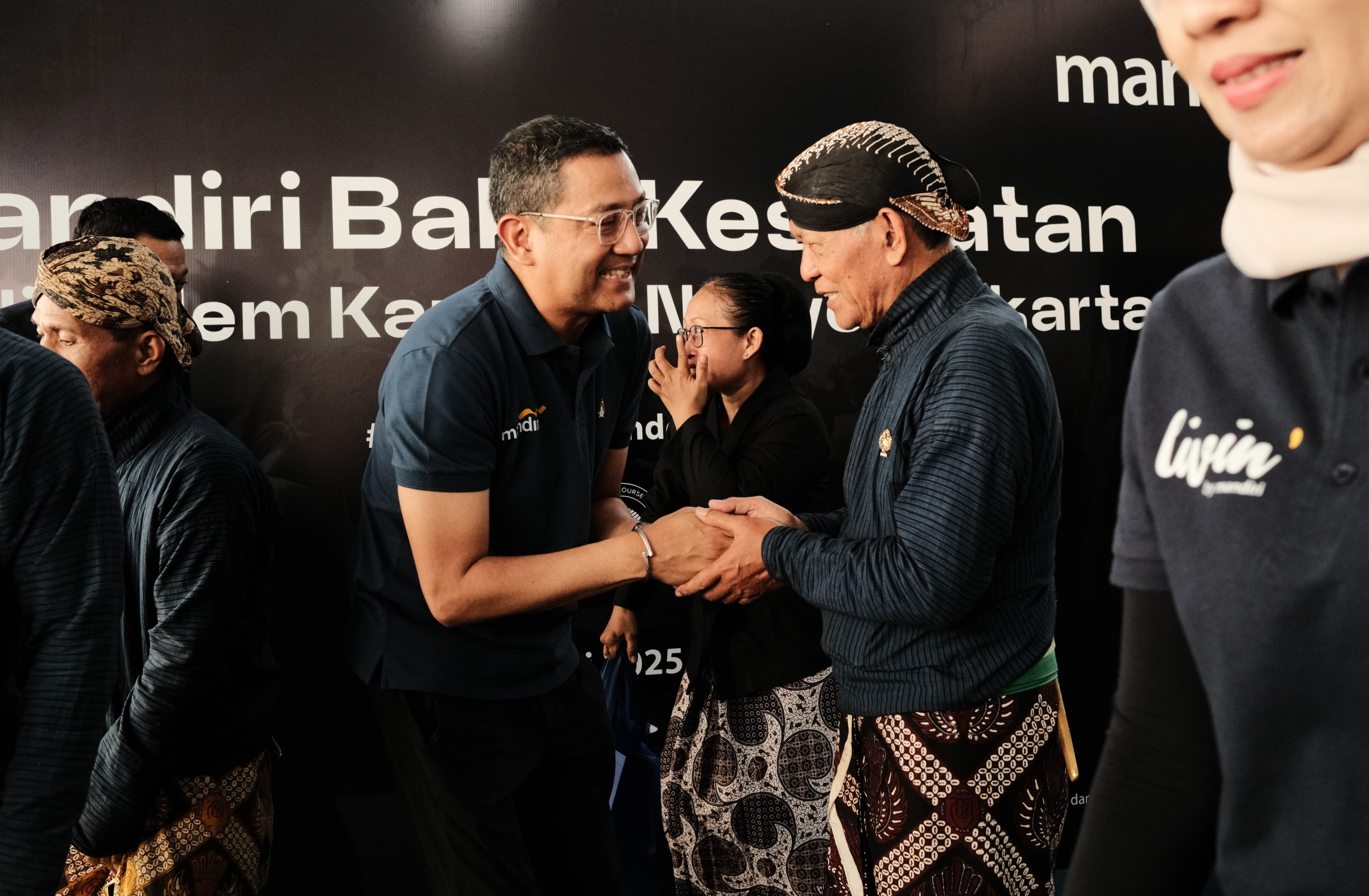 _Siaran Pers_  *Mandiri Bakti Kesehatan: Bank Mandiri Layani 1.650 Abdi Dalem Jelang Jogja Marathon 2025*  *Yogyakarta, 21 Juni 2025* &ndash; Bank Mandiri terus memperkuat komitmennya dalam mendukung keseha