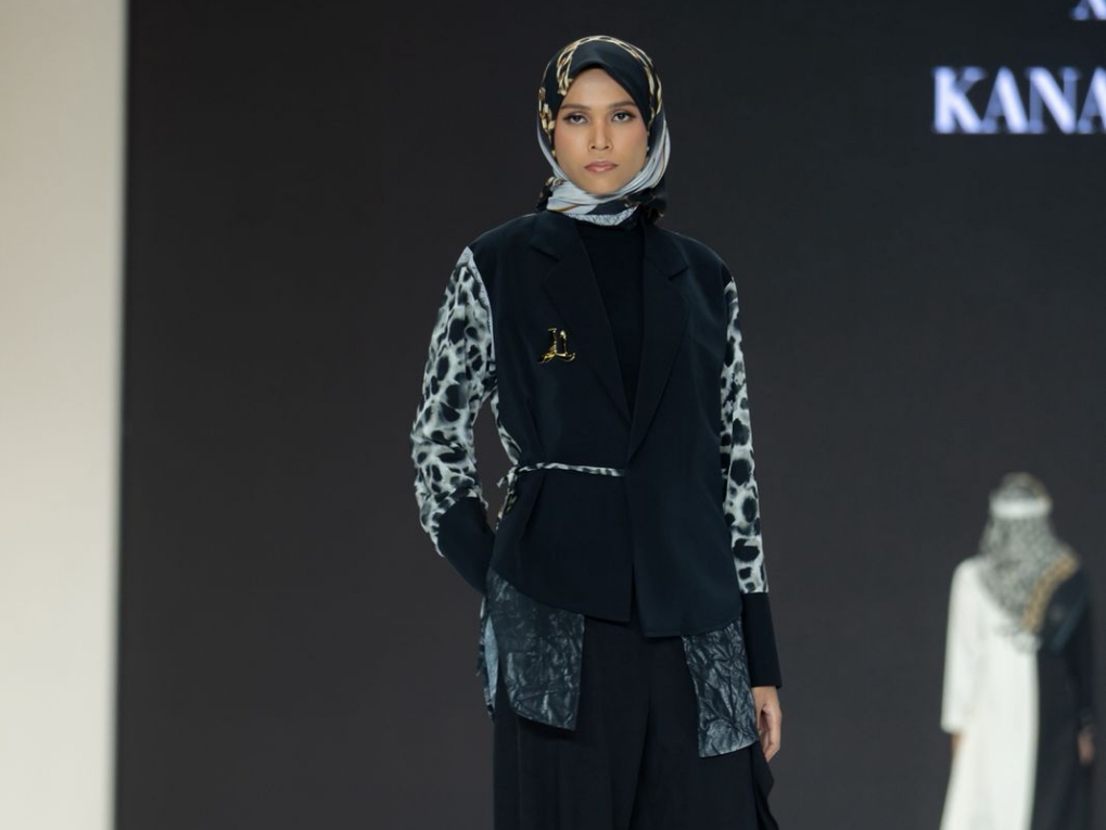 antri Pondok Pesantren An-Nawawi menampilkan produk unggulan di ajang Jogja Fashion Week 2025. (Dokumentasi Santri Pondok Pesantren An-Nawawi)