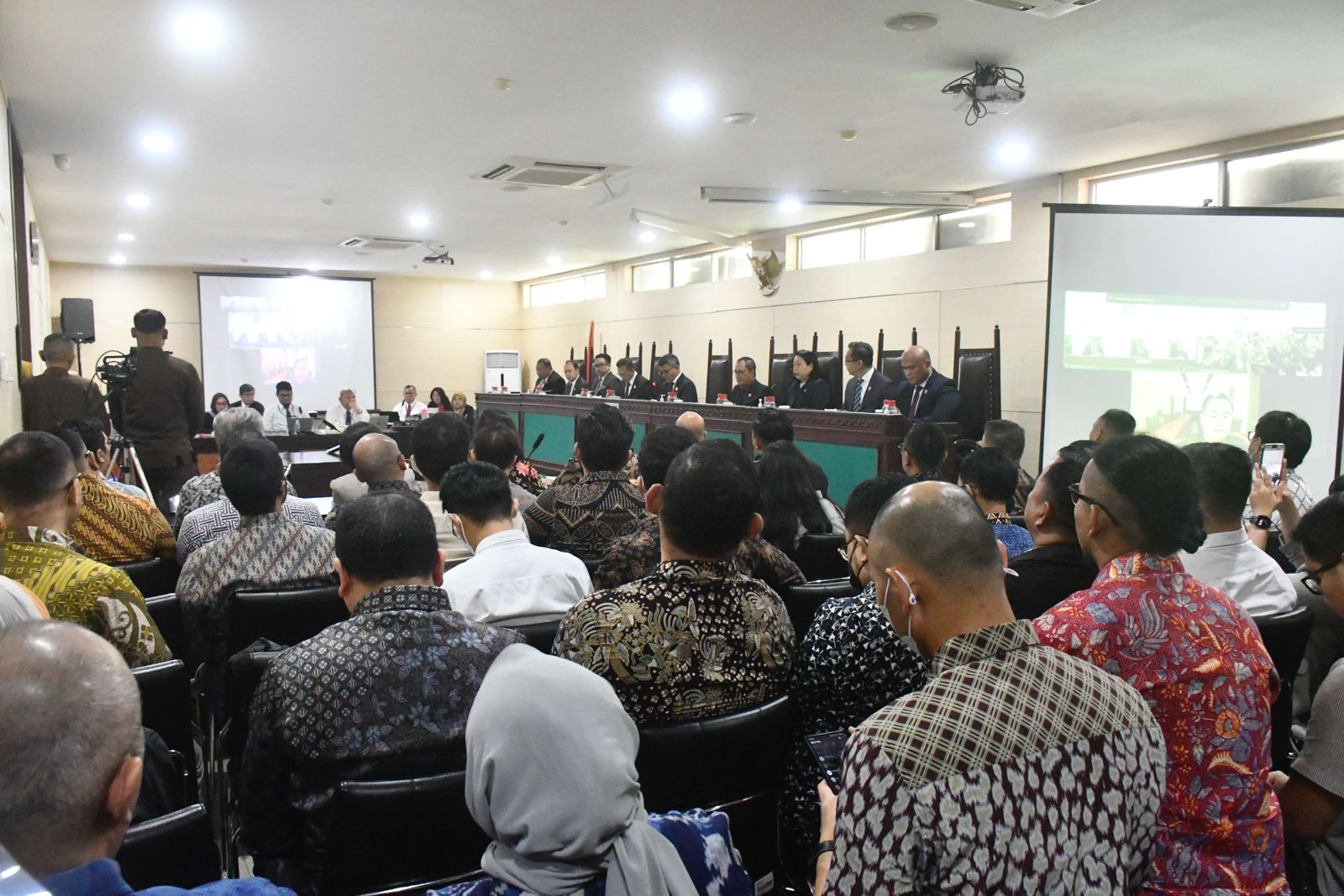 Pertama Dalam Sejarah: 97 Pelaku Usaha Menjadi Terlapor dalam Sidang Dugaan Kartel Pinjol