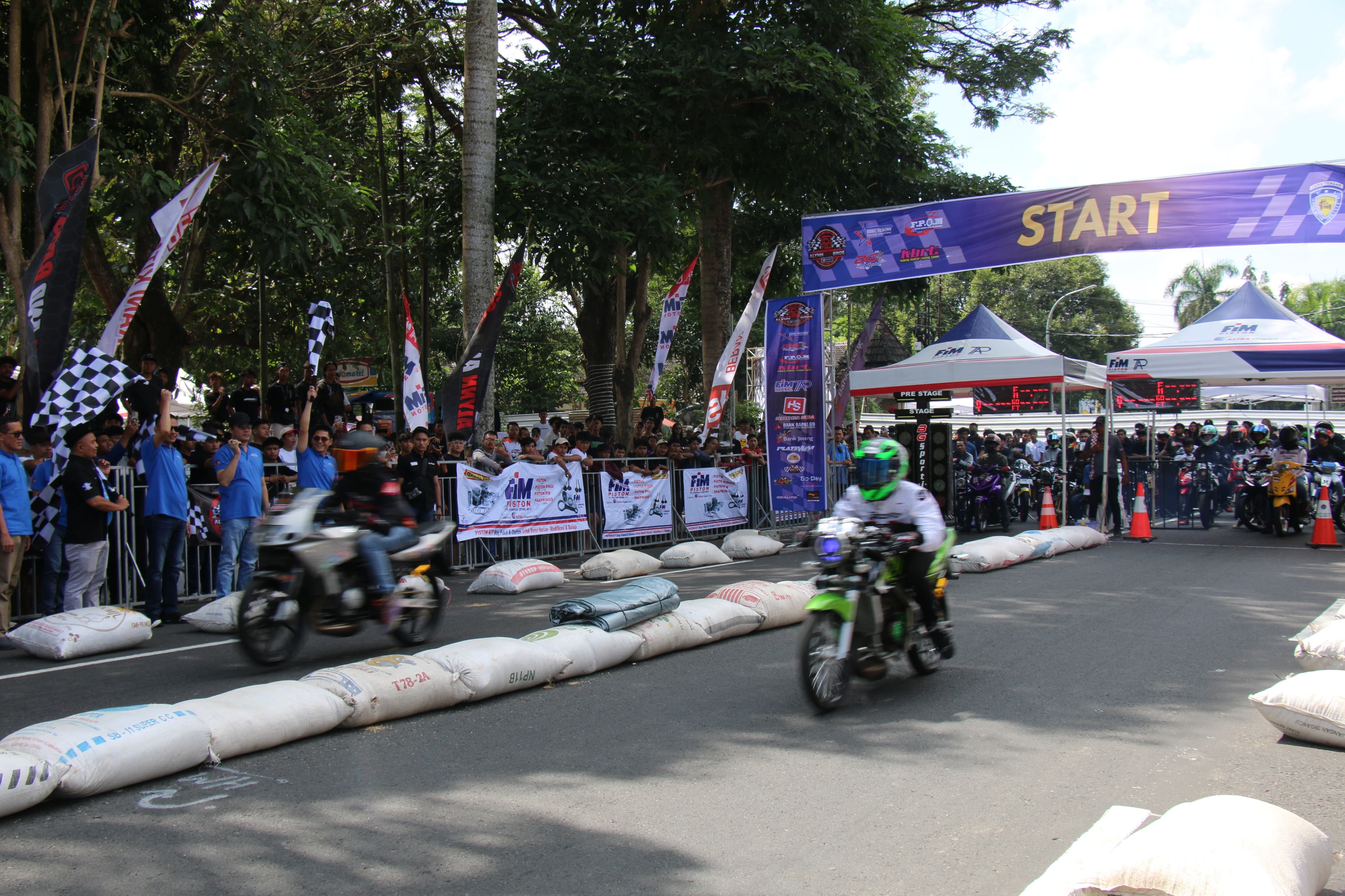 Solusi dari Balap Liar, 700 Pembalap Ramaikan Drag Bike Championship di Magelang