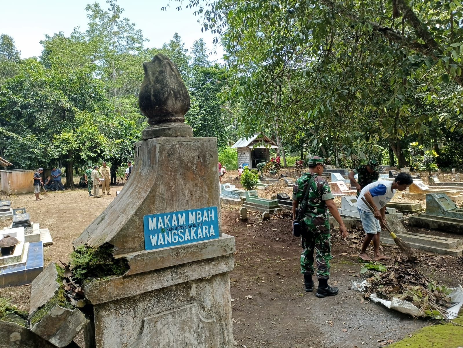 KEBUMEN - Prajurit TNI asal Desa Banjurpasar, Kecamatan Buluspesantren, Praka Amin Nurohman gugur saat menjalankan misi di Kabupaten Teluk Bintuni, Provinsi Papua Barat pada Sabtu (11/10). Anggota Sat