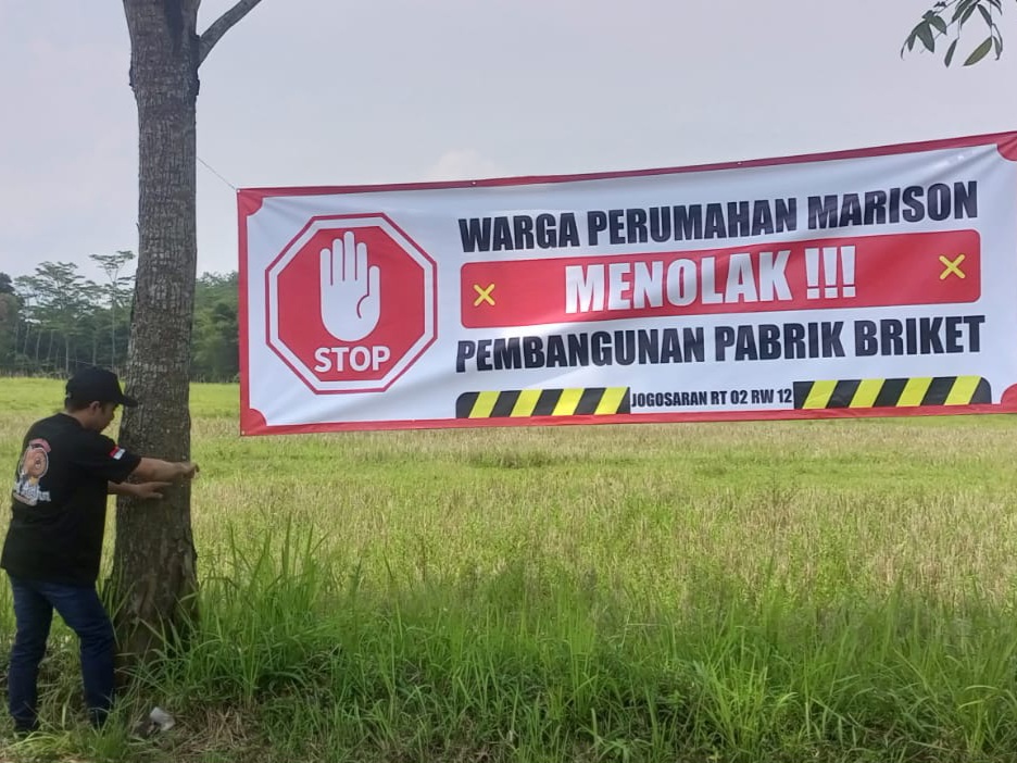 Perwakilan warga Dusun Jogosaran bertemu dengan PT Coco Total Karbon Indonesia untuk membahas rencana pembangunan pabrik briket.