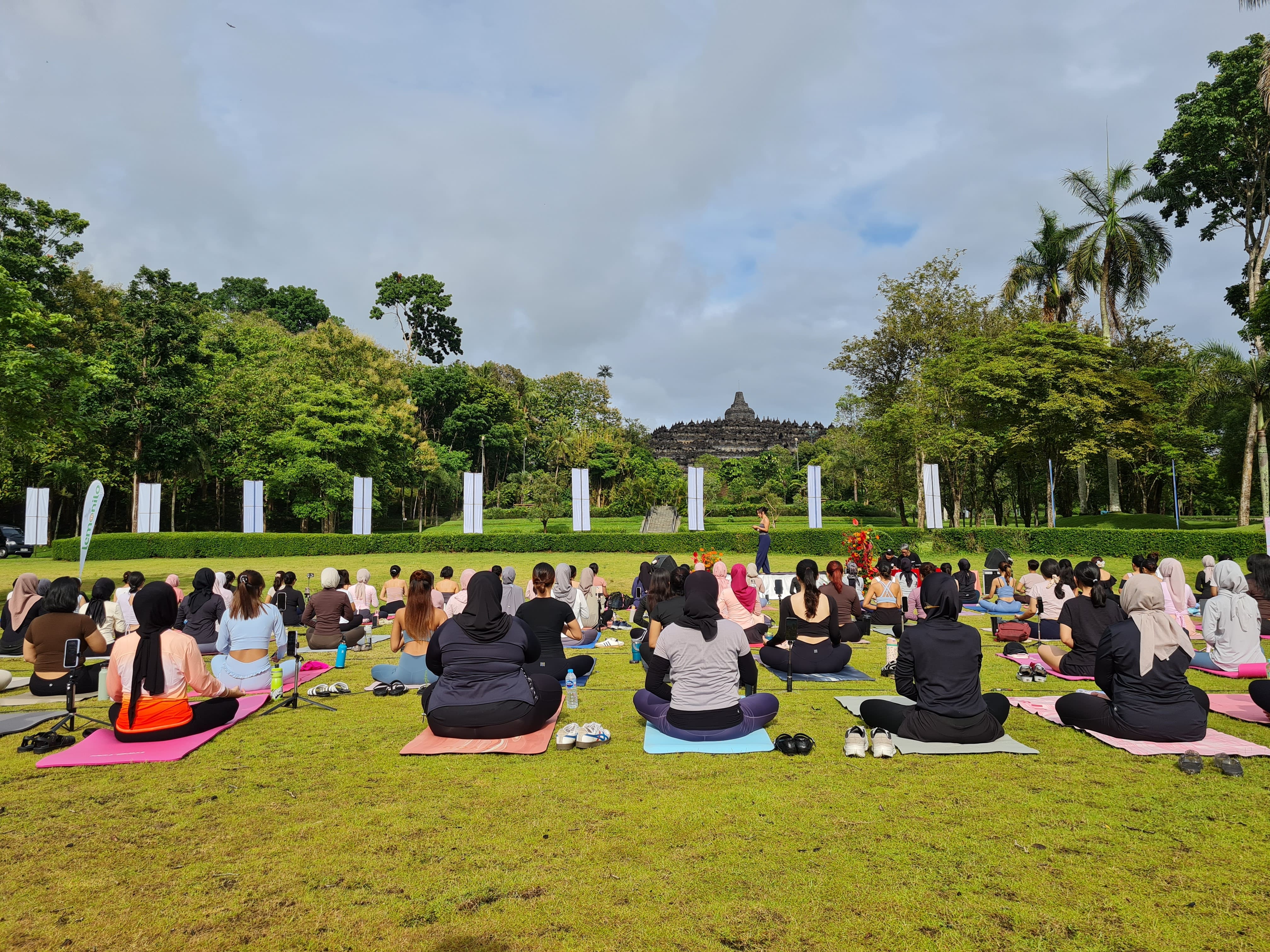 Gencar Kampanyekan Spiritual Wellness&nbsp;Kali Pertama, PT TWB Gelar Shake Out Run dan Yoga Wellness di Borobudur